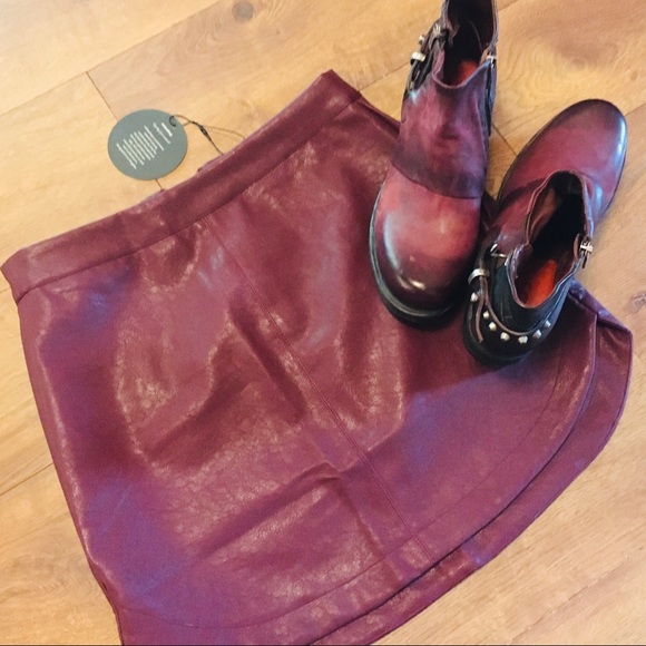 VEGAN LEATHER BURGUNDY SKIRT SOFT LINING - Picture 13 of 15